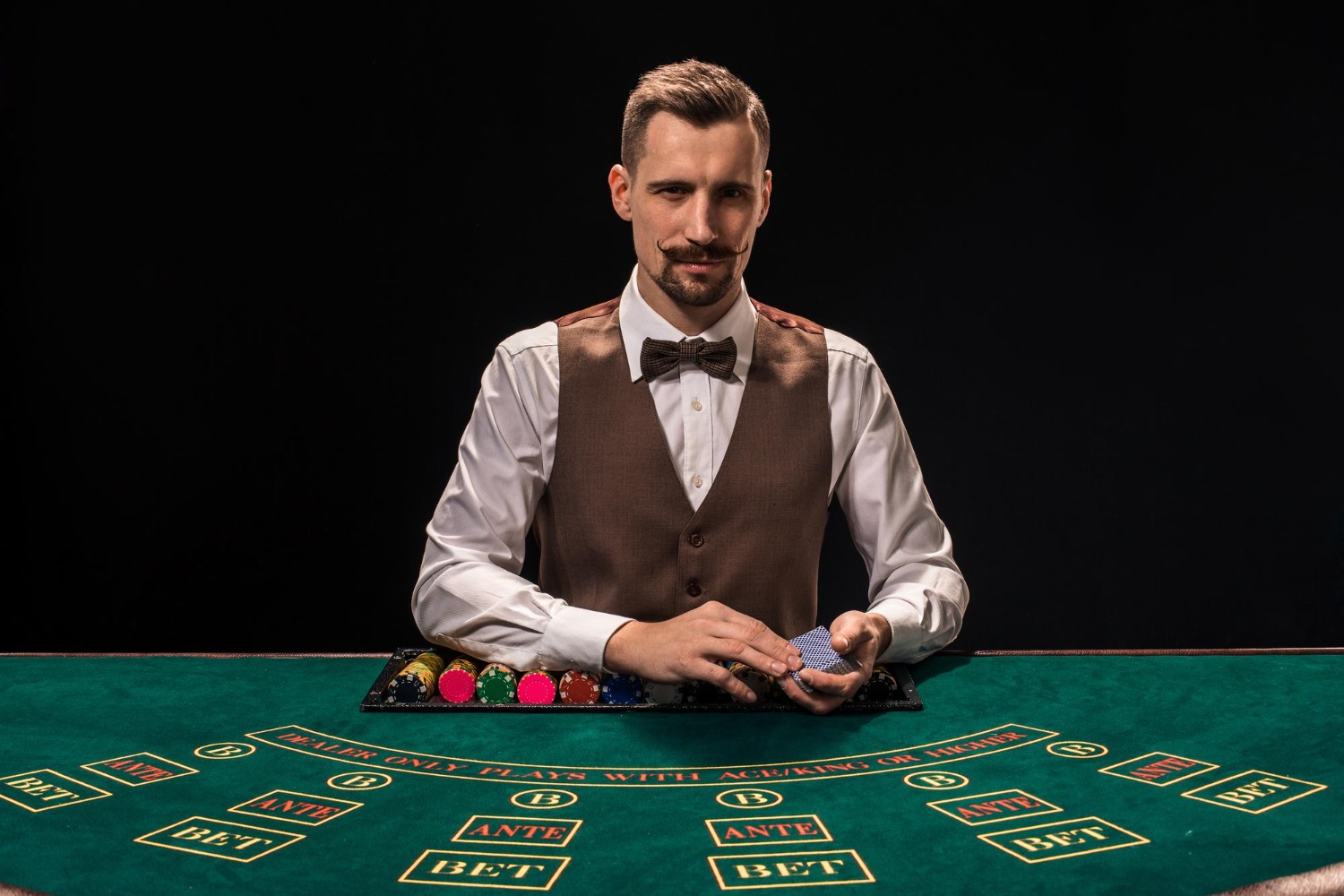Cách chơi game bài Tiến Lên tại B52 Club cho Newbie 3 dealer la nghe gi 2965 2
